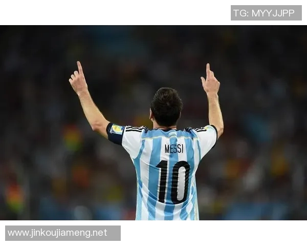 足球明星背影剪辑视频展现他们的风采与坚持的瞬间