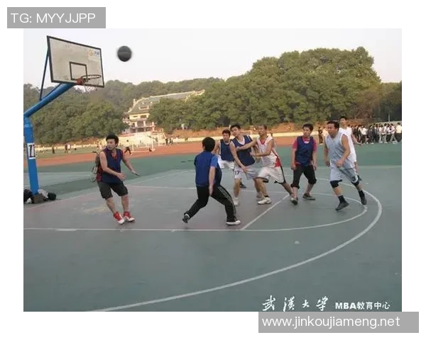 武汉羽毛球队团队协作引发热议球员间默契与配合的争议探讨