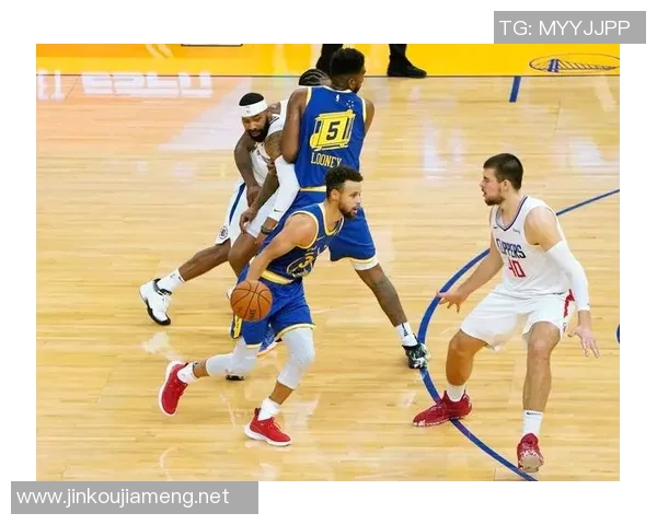 杭州篮球队技术解析:从战术布局到球员配合的全面剖析 杭州篮球队技术解析:从战术布局到球员配合的全面剖析